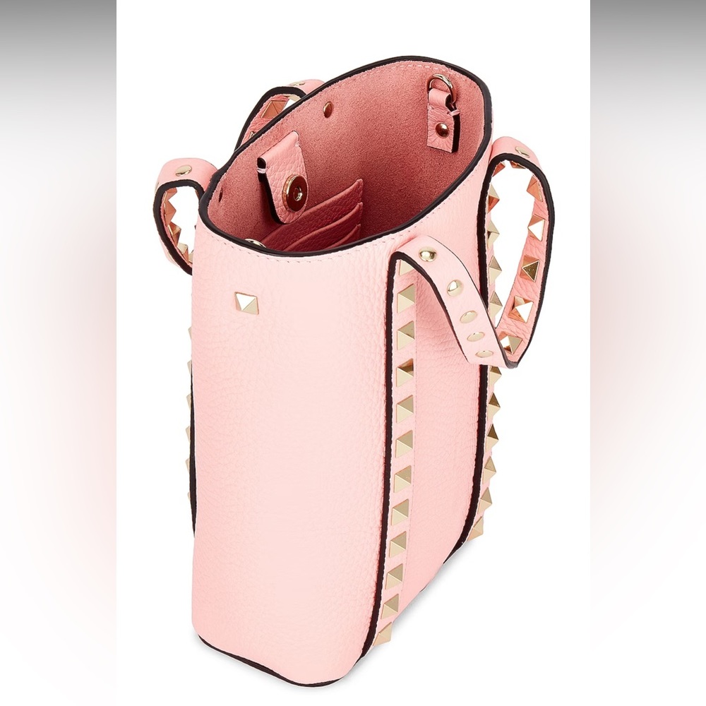 VALENTINO GARAVANI
Rockstud Pouch
Color: Rose Couture - Picture 13 of 15